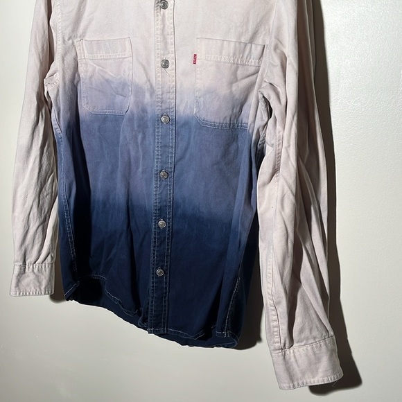 Levi’s Indigo Hombre Button Down - Picture 3 of 9